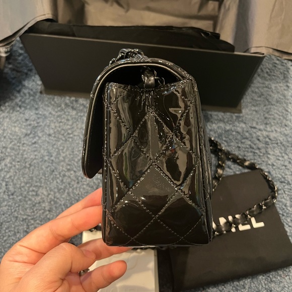 Chanel Mini Square So Black in Patent Leather 21B - Picture 10 of 16